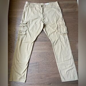 Wrangler Men's Cargo Pants in Khaki-Tan